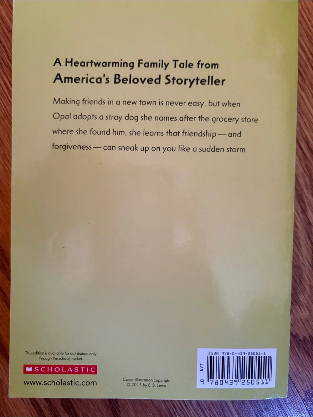 Scholastic Because of Winn-Dixie Book – Green, Brown, White